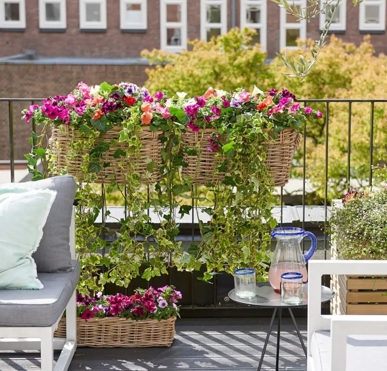 Come prevenire la muffa nei vasi sul balcone: il rimedio naturale dei botanici per l’estate Come prevenire la muffa nei vasi sul balcone: il rimedio naturale dei botanici per l’estate